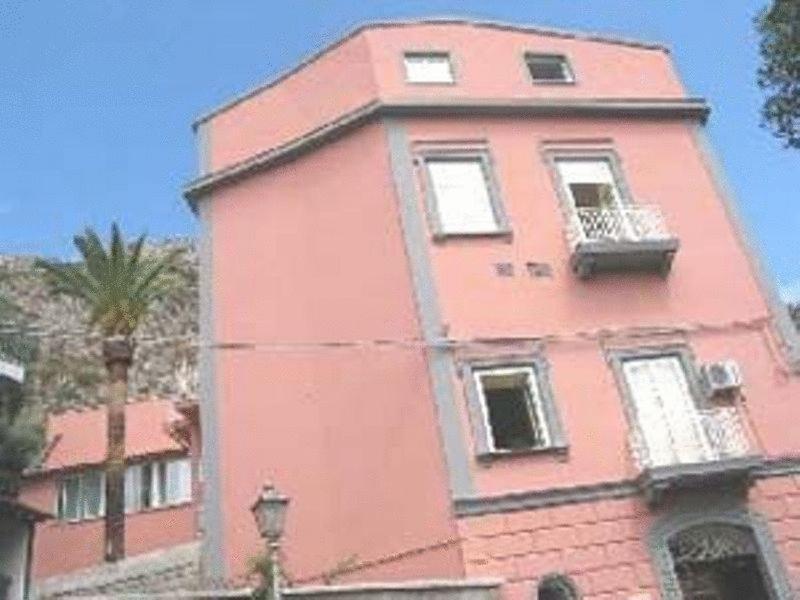 Villino Castellano Apartments Meta Exterior foto