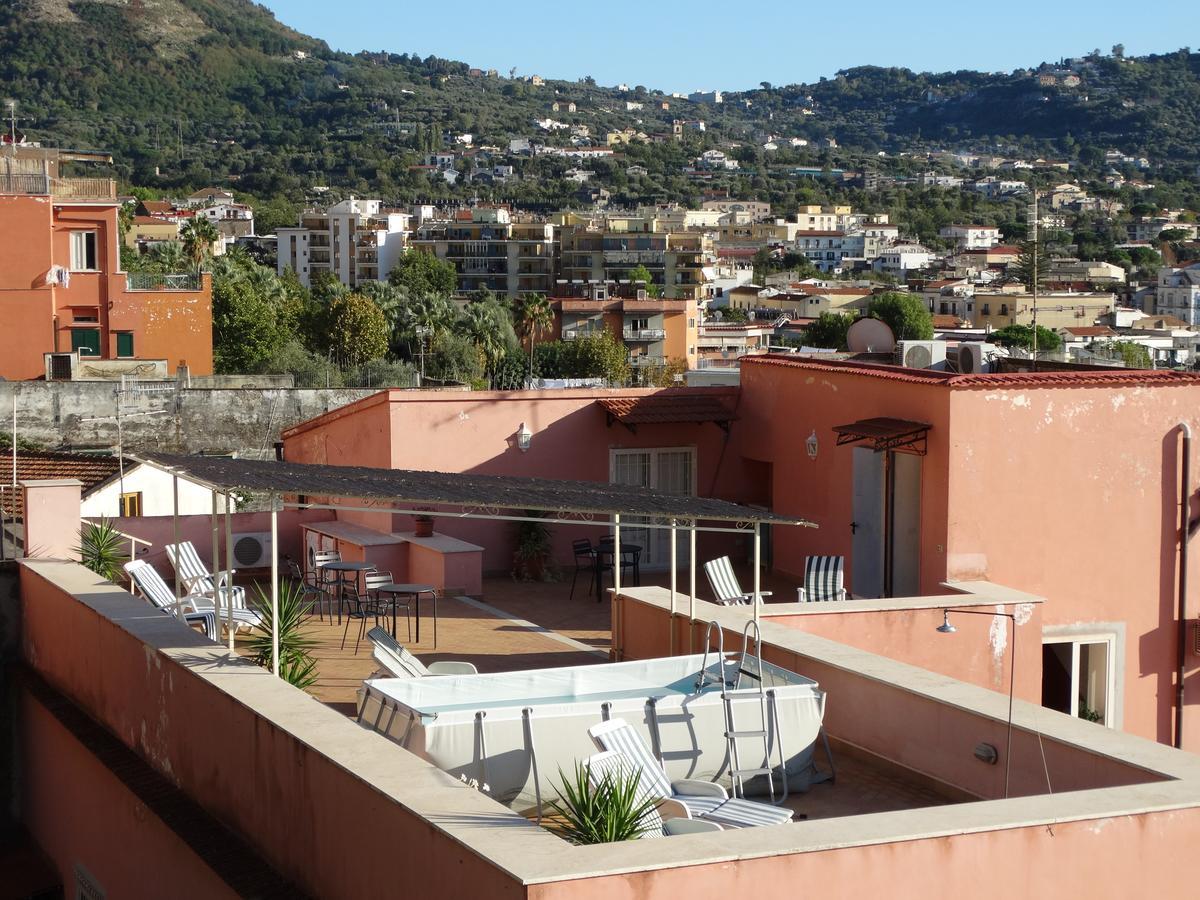 Villino Castellano Apartments Meta Exterior foto